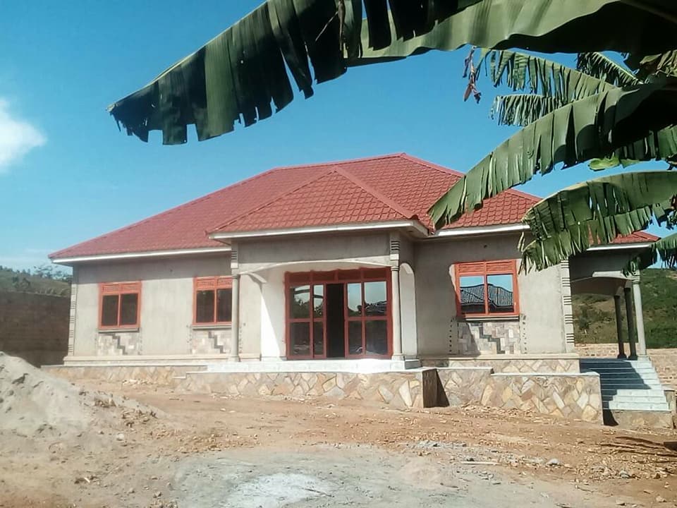Peng Peng house under construction in Kitende, Entebbe Road