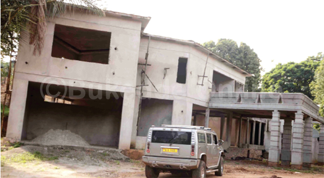  Bebe Cool's unfinished house 