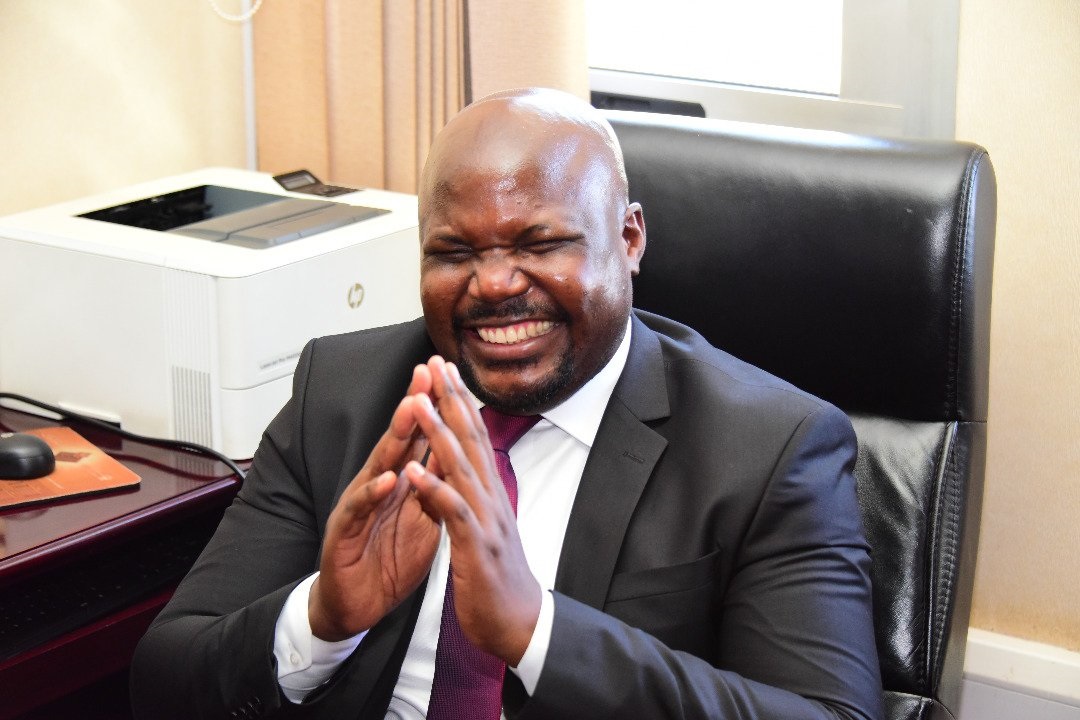 New COSASE boss Munyagwa shows Katuntu his true colours by looking away ...