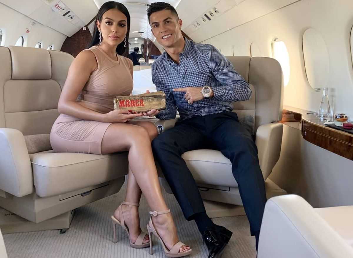 Cristiano Ronaldo i Georgina Rodriguez wsiadają na pokład